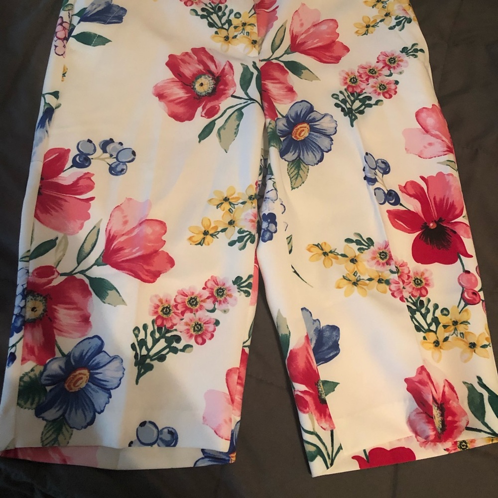 NY& CO bermuda short size 2 (xs, s)